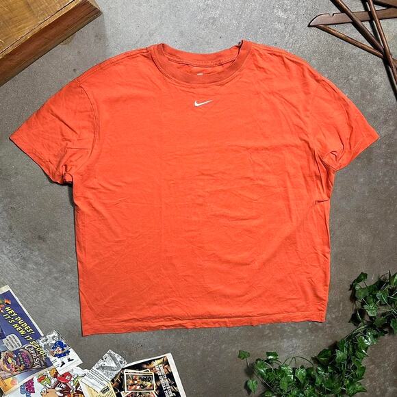 Nike Center Swoosh Tee Womens XL Orange White Solid Color Essentials Shirt - Picture 1 of 3